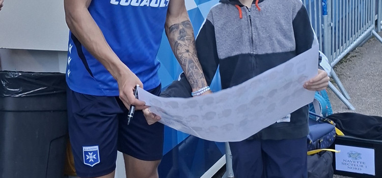 𝗤𝘂𝗮𝗻𝗱 𝗹𝗲𝘀 𝗷𝗼𝘂𝗲𝘂𝗿𝘀 𝗽𝗿𝗼𝘀 𝗼𝘂𝘃𝗿𝗲𝗻𝘁 𝗹𝗲𝘂𝗿𝘀 𝗽𝗼𝗿𝘁𝗲𝘀 𝗮𝘂𝘅 𝗷𝗲𝘂𝗻𝗲𝘀 𝗽𝗮𝘀𝘀𝗶𝗼𝗻𝗻𝗲́𝘀