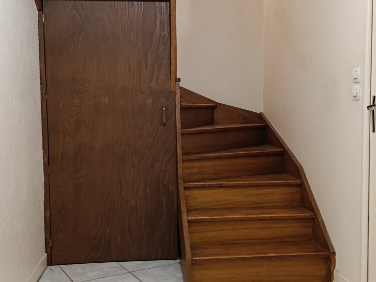 Escalier du RDC au 1er étage